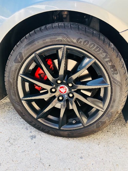 Vendo 4 jantes 18 polegadas marca jaguar com pneus Goodyear eagle f1