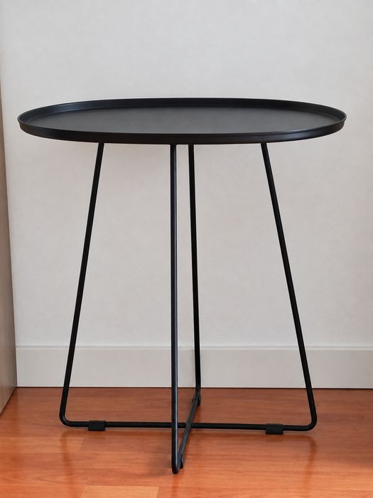 Mesa preta metálica