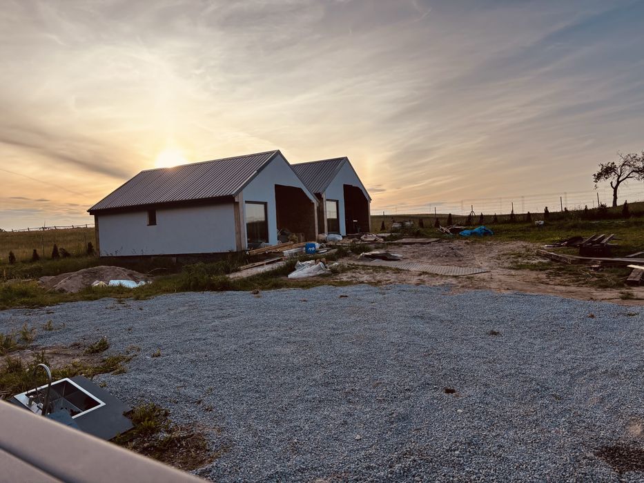Gotowy biznes 2 domki caloroczne 1295m2 dzialki