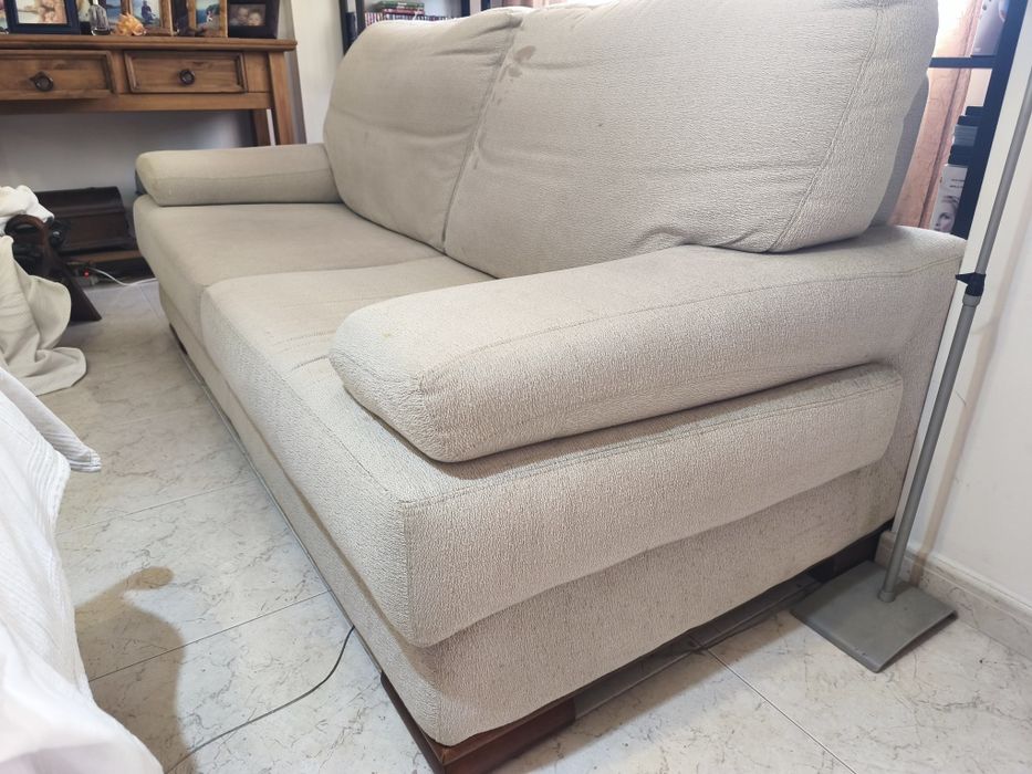 Sofá de 3 lugares de  1.90 por 90