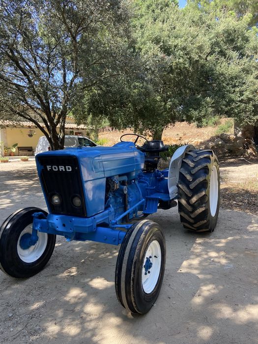 Vendo ford 4000 com matricula