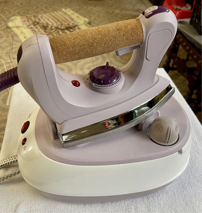 Ferro de engomar com caldeira Jata