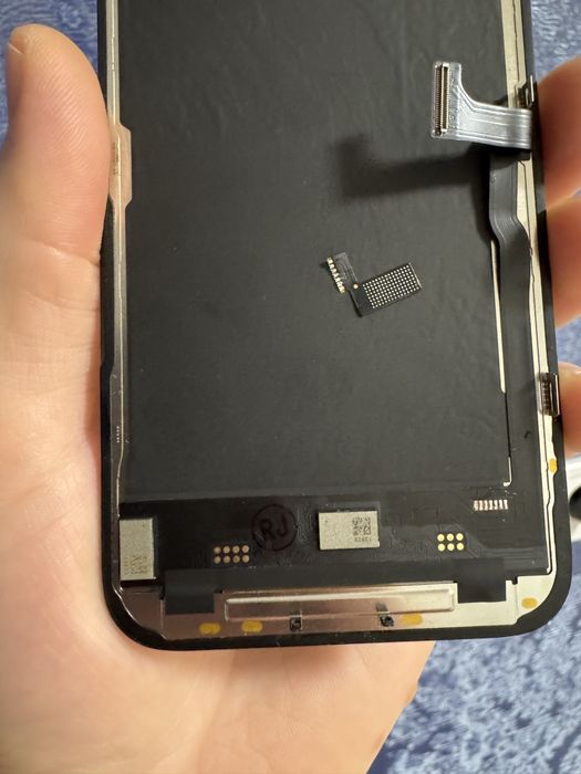 Продам дисплей б/у на iphone 15pro max
