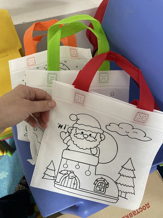 Пакети новорчіні з розмальовкою