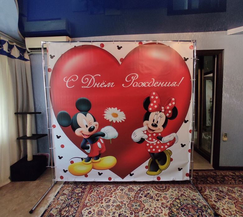 Продам фотозону Мики и Минни Маус, цветы