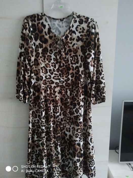 Sukienka w panterkę