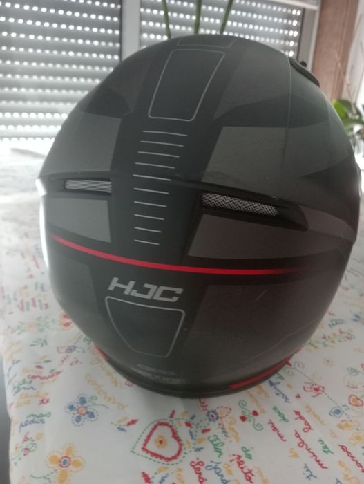 Vendo capacetes usados