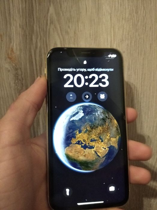 Продам айфон хр 64