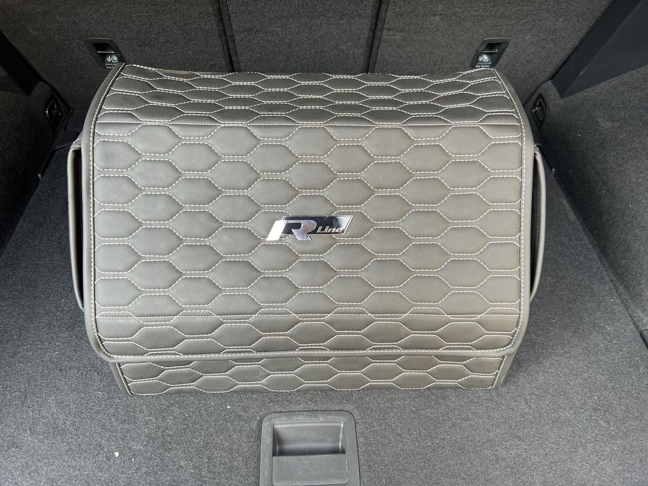 Бокс Wellmats в авто VW R-Line