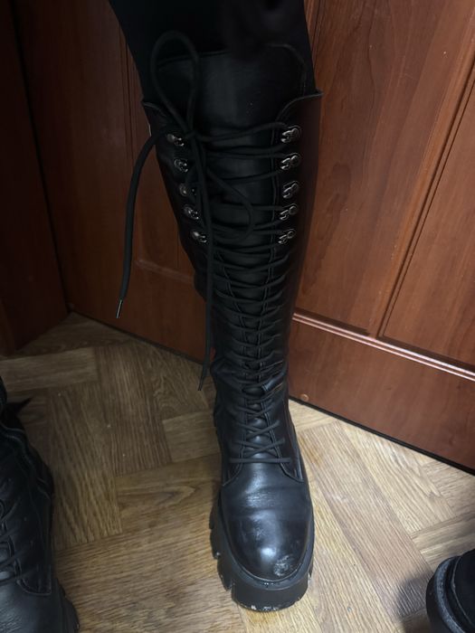 Кожаные зимние сапоги на молнии и шнуровке
