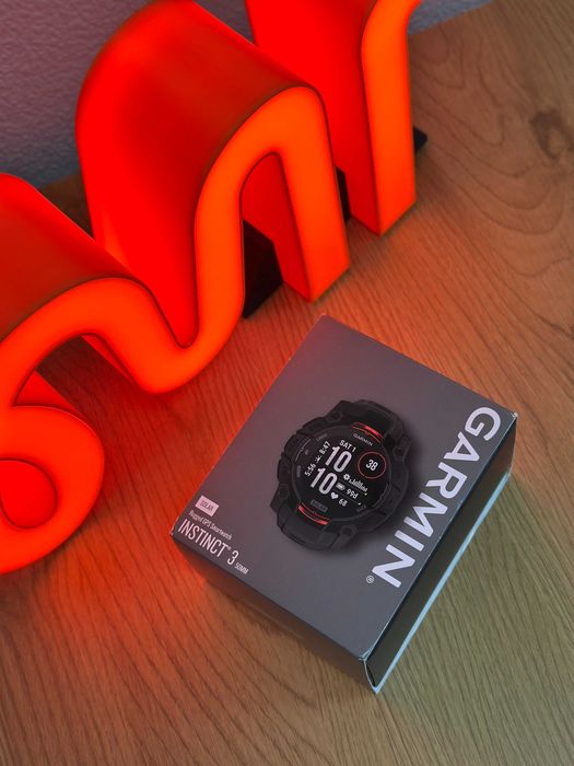 Garmin Instinct 3 50 mm Solar Black with Charcoal Band	010-02935-00