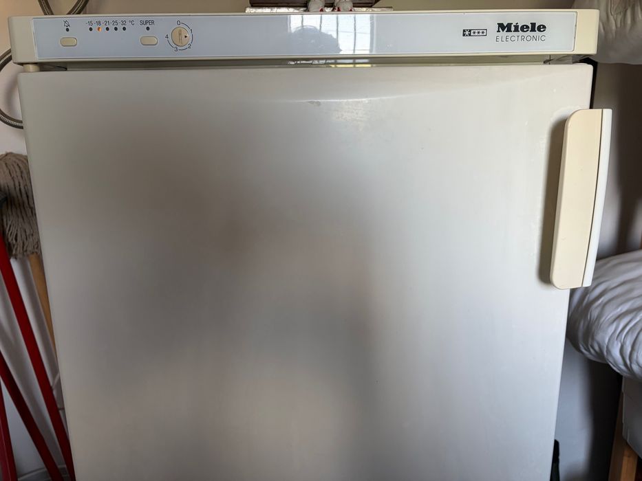 Congelador vertical Miele