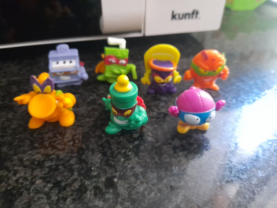 SuperZings - Figures, Hideouts, and Vehicles64552200215297122