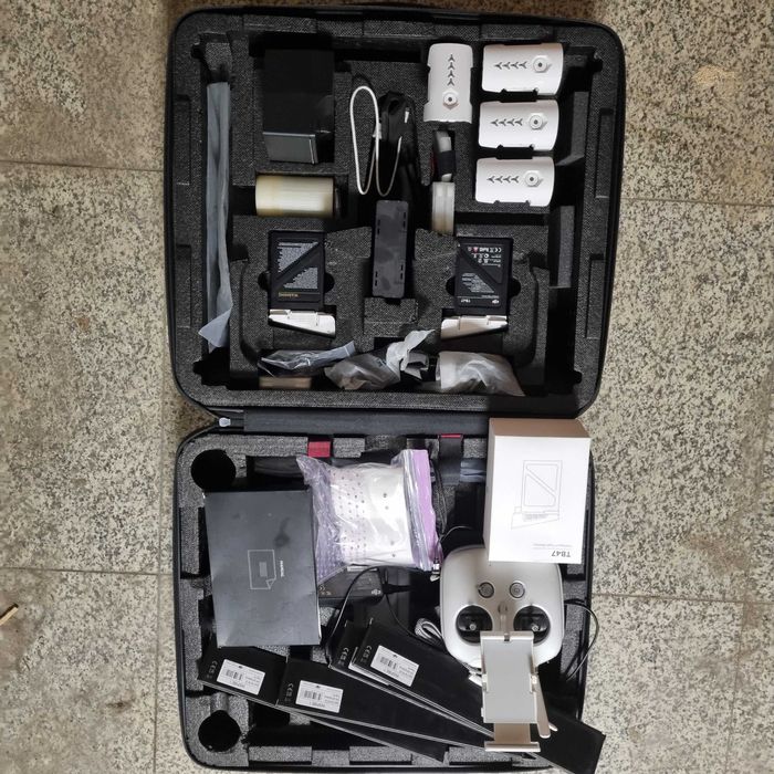 DJI INSPIRE 1 dron z akcesoriami mało używany