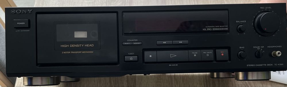 Magnetofon kasetowy firmy SONY