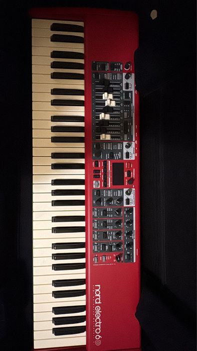 Nord Electro 6D 61 Como Novo