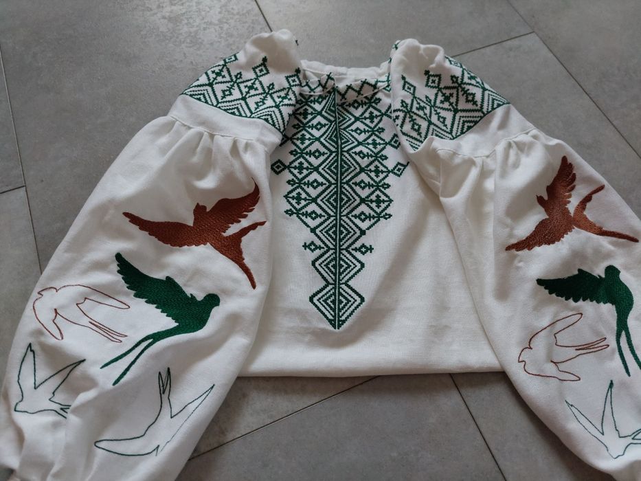 Вишиванка для дівчаток