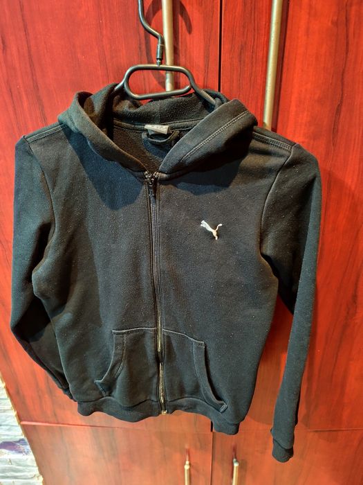 Bluza chłopięca Puma, czarna . Stan dobry. Rozmiar dziecięcy L