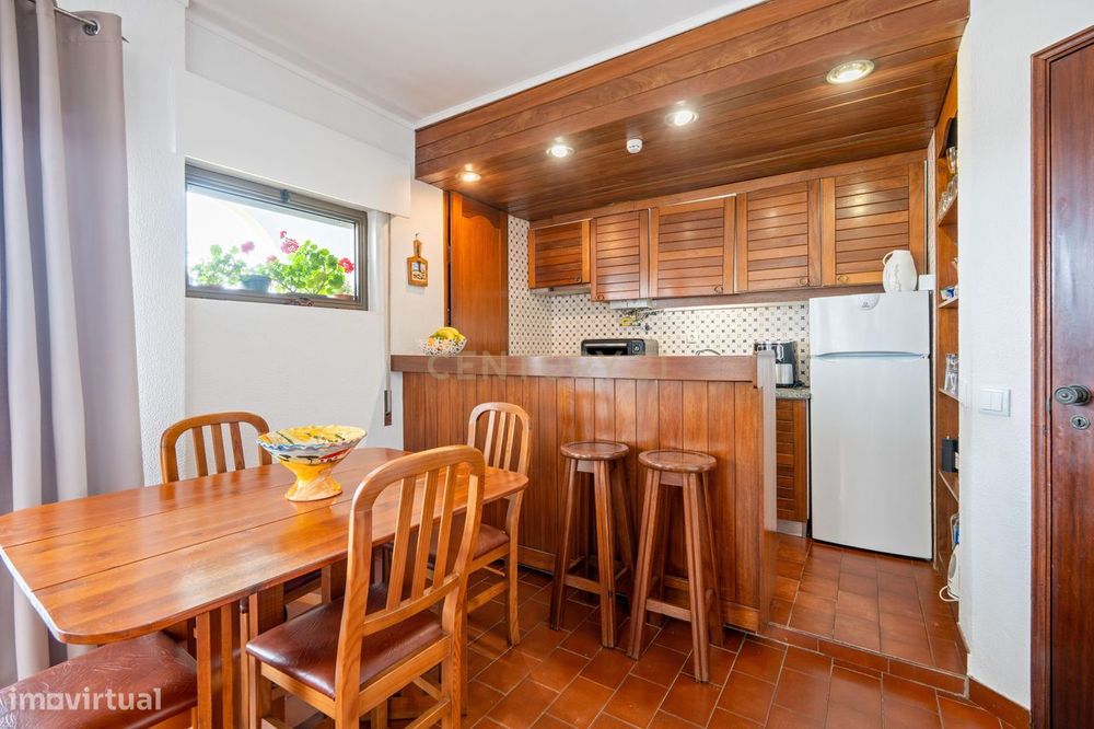 Apartamento T1 com varandas e vista mar no Parque das Amendoeiras — Vi