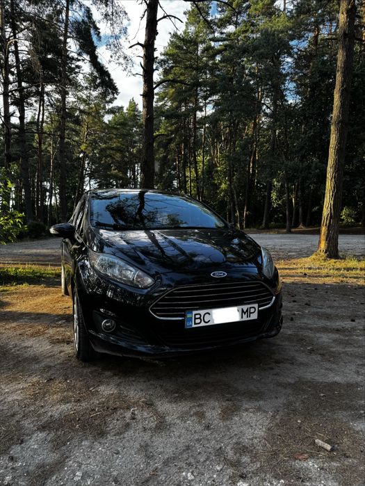 Ford fiesta. Ford.