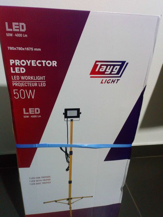 Projetor LED de trabalho c/ tripé de 50W