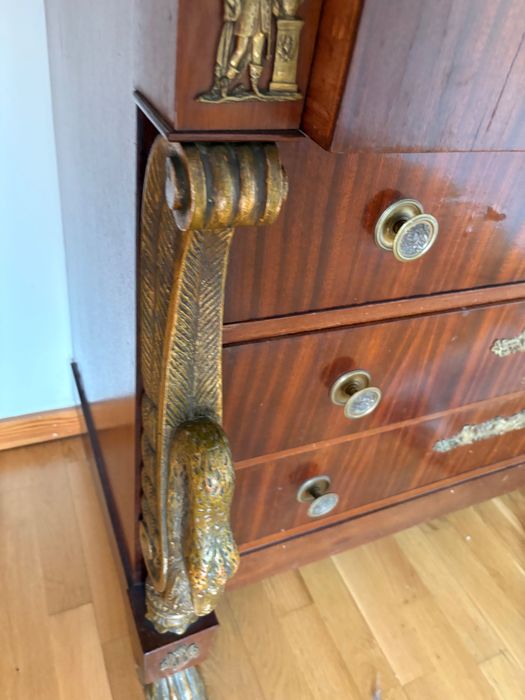 Cômoda linda século XX