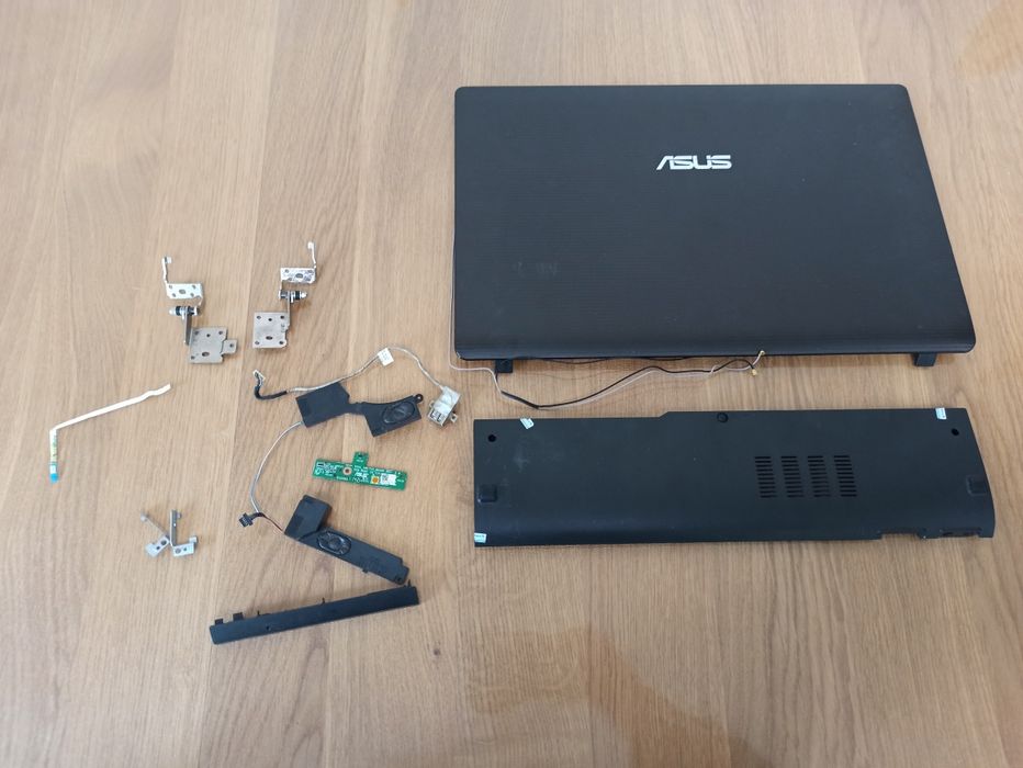 Запчастини Asus k54LY кришка матриці сервісна кришка петлі