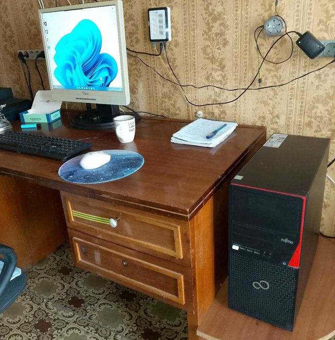 продам игровой системный блок и монитор  в подарок