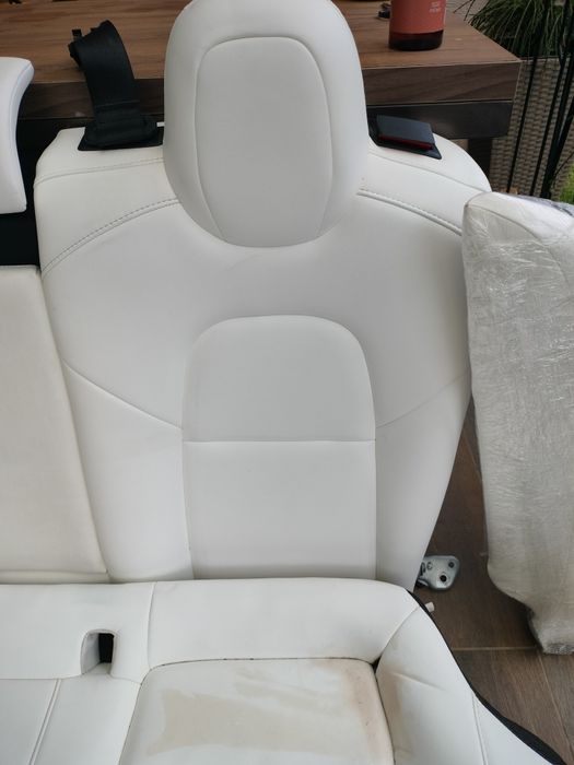 Задній диван (сидіння) Тесла Модель 3(М3) біле