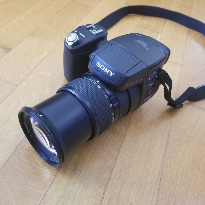 Фотоаппарат SONY DSC-R1 Carl Zeiss Vario-Sonnar T*24-120 ZOOM