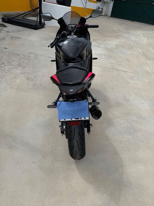 Yamaha R3 2024 .
