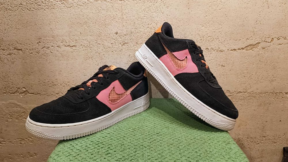 Sneakersy NIKE AIR FORCE 1 LV8 r.38 skóra stan bardzo dobry