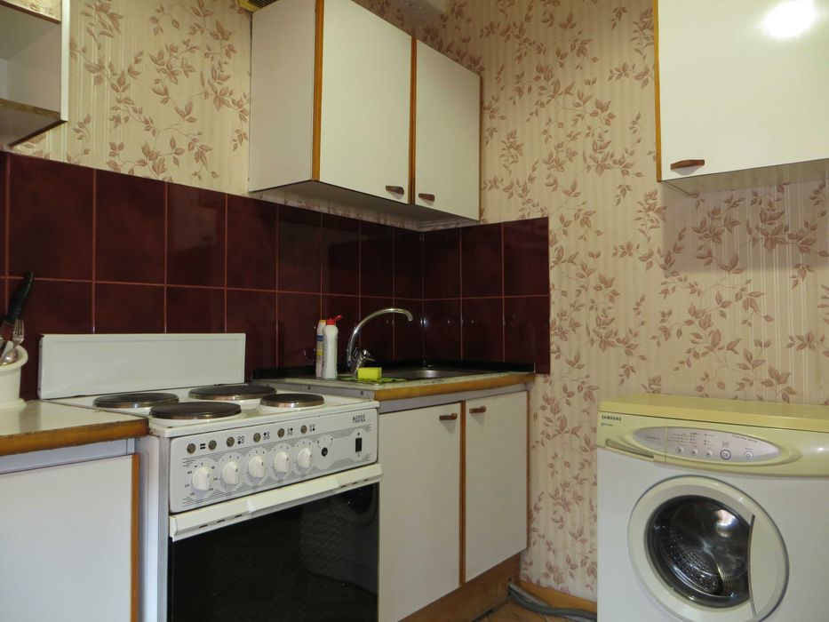 ст. метро "Героев Днепра"- 1 мин. ТЦ «Oasis». проспект Оболонский - 43