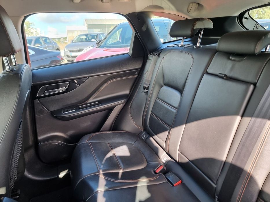 Jaguar F-Pace 2.0 i4D Pure Aut.