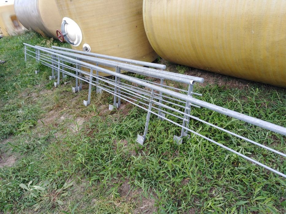 Bariery balustrady poręcze