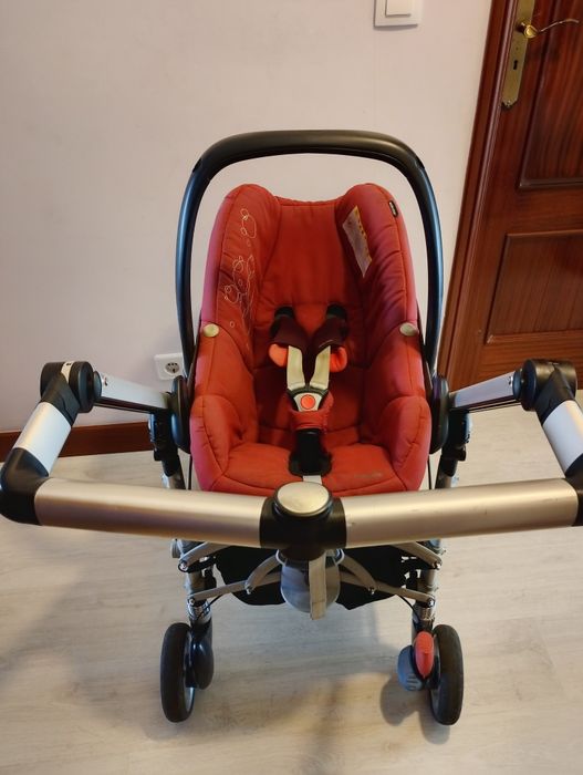 Carrinho de passeio Loola Up  Maxi-Cosi e Ovo Maxi-Cosi Pebble.