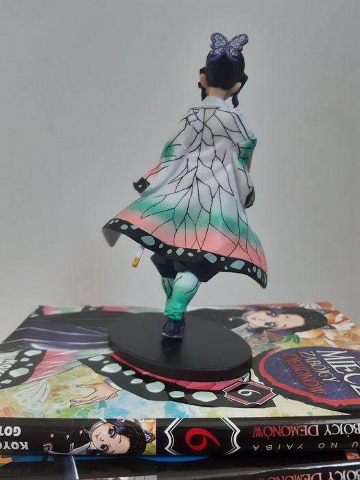 Figurka demon slayer shinobu