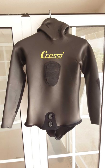 Fatos de Pesca Submarina 2 + 3 Casacos - Tudo 150€