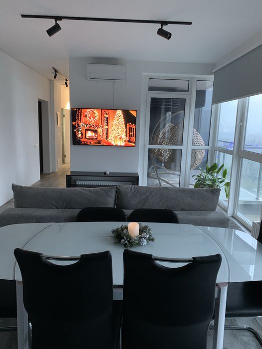 4х с видом на Днепр возле метро Славутич