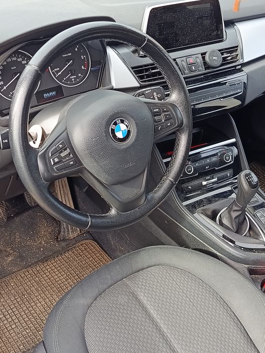 Troco BMW 216 7 lugares