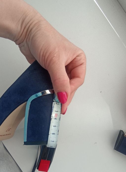 Туфлі класичні жіночі