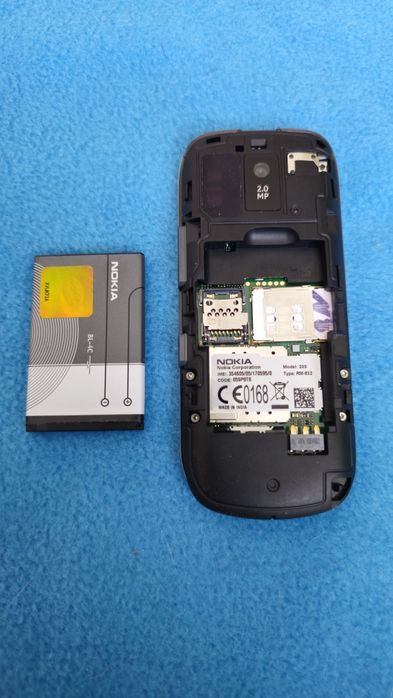 Telefon Nokia 203. Ładna.