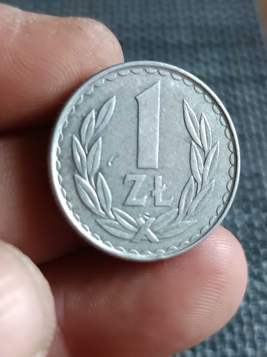 Sprzedam monetę 1 zloty 1983 rok skretka