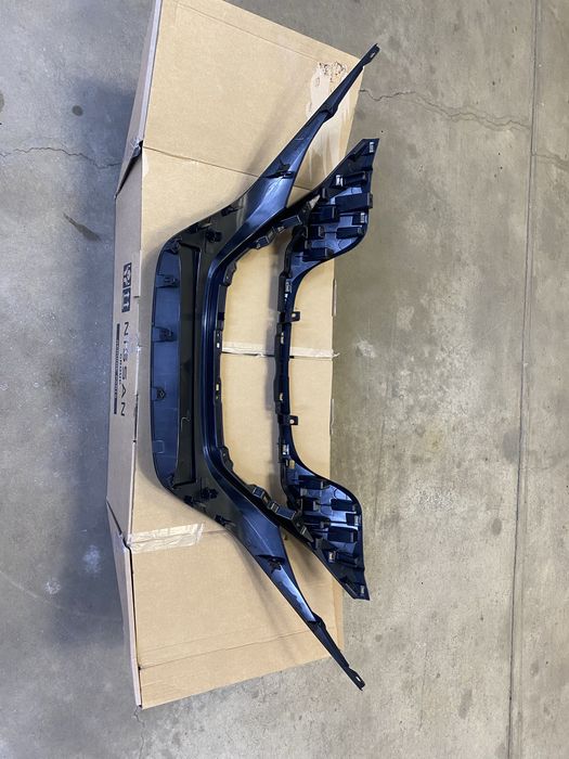 Nissan Leaf-2/21-25р Фара R/Решітка Original
