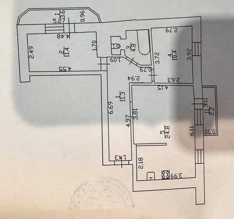 Простора 3 кімнатна квартира в центрі міста