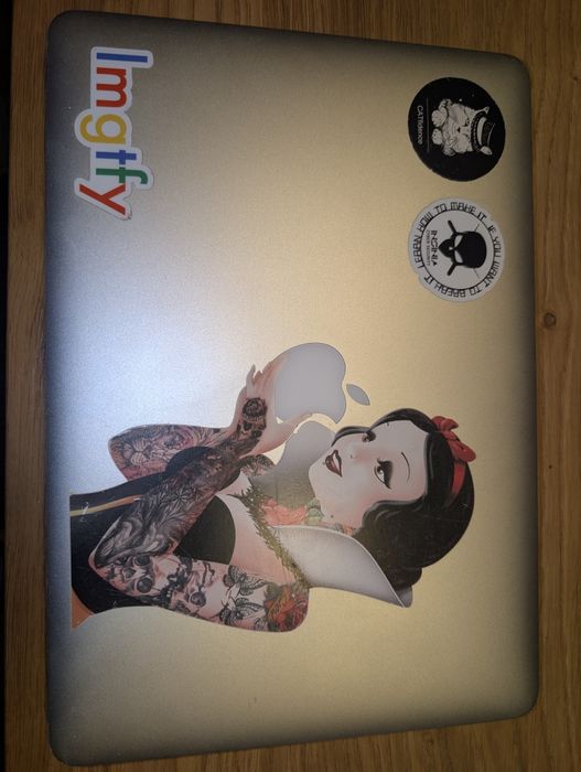 Macbook Air 13" 2017 8GB 128GB + gratis