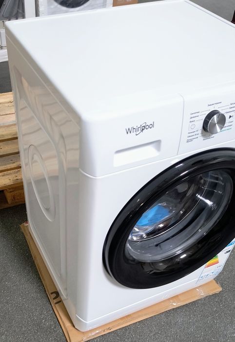Продам новую стиральную машину Whirlpool FFB 9448 BV