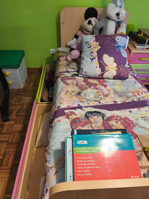 Cama de criança com colchão com 2 gavetoes