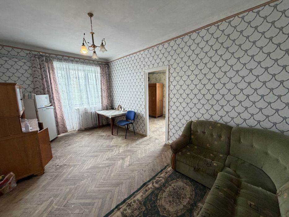 Продам 2 к квартиру вул. Київський Шлях р- н 4ї школи , м/п вікна, 44м2х
