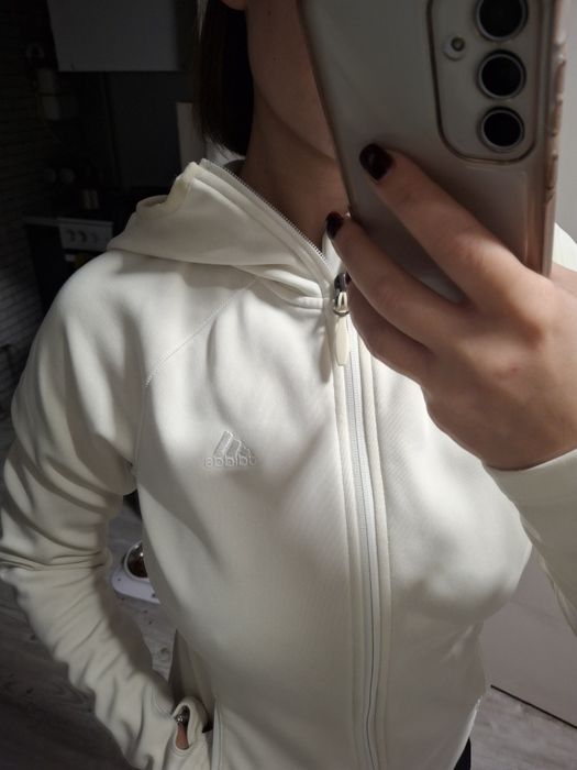Кофта Adidas жіноча, на блискавці, з капюшоном.Торг